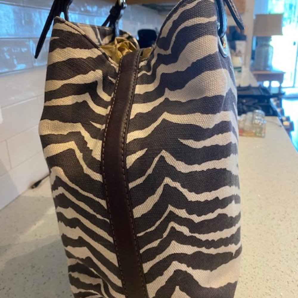 Michael Kors Canvas Stripe Tiger Animal Bag Tote - Picture 4 of 6